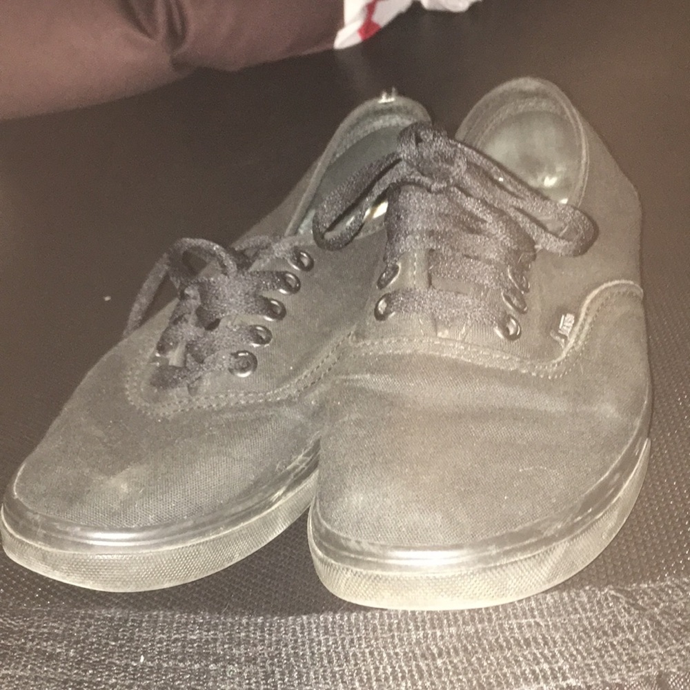 Black Vans size 8.5 women’s 7.0 men’s